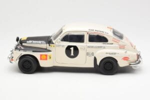 Volvo PV 544 Rally Revell 1:18 8922 Métal — image 4 sur 8
