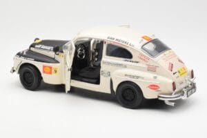 Volvo PV 544 Rally Revell 1:18 8922 Métal — image 5 sur 8