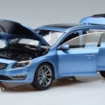 Volvo V60 D3 Power Bleu FAW 1:18 9430839 Métal - image 2 of 7