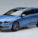 Volvo V60 D3 Power Bleu FAW 1:18 9430839 Métal