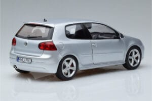 Volkswagen Golf GTI Mk5 Pirelli Edition Argent Norev 1:18 188425 Métal — image 3 sur 7