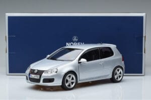 Volkswagen Golf GTI Mk5 Pirelli Edition Argent Norev 1:18 188425 Métal — image 7 sur 7