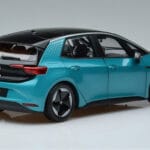 Volkswagen ID.3 Vert FAW 1:18 ZVN000001GRU Métal - image 3 of 7