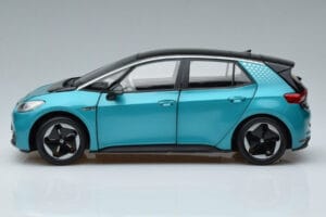 Volkswagen ID.3 Vert FAW 1:18 ZVN000001GRU Métal — image 4 sur 7