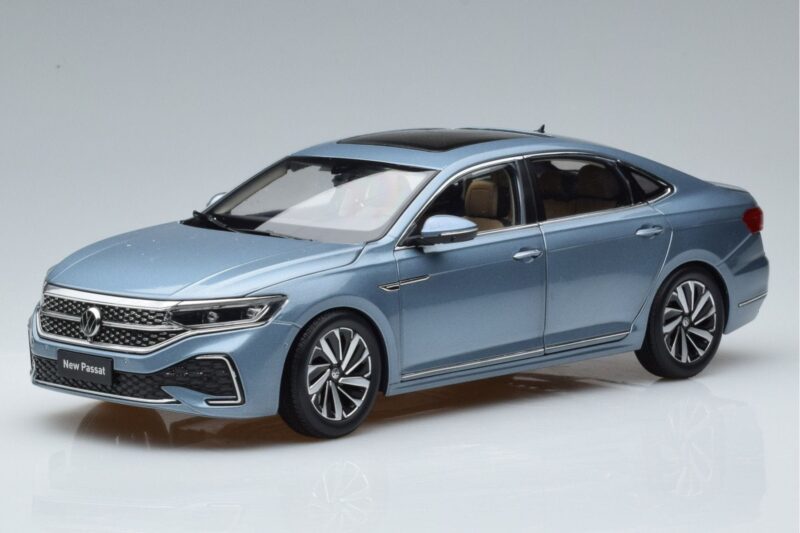 Volkswagen Passat B8 Bleu FAW 1:18 ZVF000003A Métal