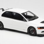 Mitsubishi Lancer Evo VIII MR FQ-400 Blanc Otto 1:18 - image 4 of 6
