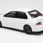 Mitsubishi Lancer Evo VIII MR FQ-400 Blanc Otto 1:18 - image 5 of 6