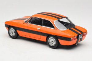 Alfa Romeo 2000 GTV Orange Norev 1:18 187918 Métal — image 7 sur 8