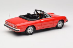 Alfa Romeo 2000 Spider Rouge Minichamps 1:18 180120930 Métal — image 3 sur 8
