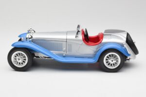 Alfa Romeo 2300 Spider Bleu Argenté Bburago 1:18 3008 Métal — image 4 sur 8
