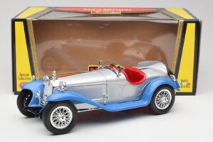 Alfa Romeo 2300 Spider Bleu Argenté Bburago 1:18 3008 Métal — image 8 sur 8