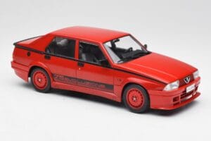 Alfa Romeo 75 Turbo Evoluzione Rouge MCG 1:18 MCG18428 Métal — image 4 sur 6