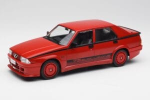 Alfa Romeo 75 Turbo Evoluzione Rouge MCG 1:18 MCG18428 Métal