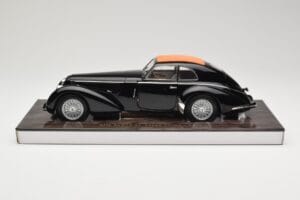 Alfa Romeo 8C 2900B Lungo Noir Minichamps 1:18 100120421 Métal