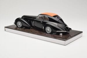 Alfa Romeo 8C 2900B Lungo Noir Minichamps 1:18 100120421 Métal — image 7 sur 8