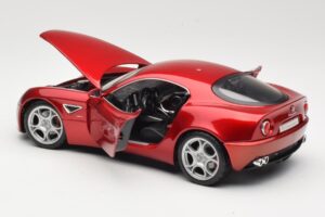 Alfa Romeo 8C Competizione Rouge Bburago 1:18 18-11021 Métal — image 5 sur 8