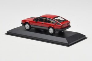 Alfa Romeo Alfetta GTV6 Rouge Minichamps 1:43 400120140 Métal — image 3 sur 4