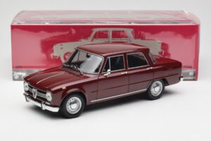 Alfa Romeo Giulia 1300 Rouge Foncé Minichamps 1:18 180120906 Métal — image 8 sur 8