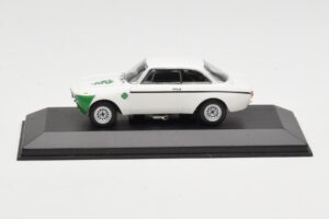 Alfa Romeo Giulia 1300 GTA Junior Blanc Minichamps 1:43 400120601 Métal