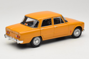 Alfa Romeo Giulia 1300 Super Orange Minichamps 1:18 180120900 Métal — image 3 sur 8