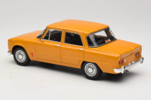 Alfa Romeo Giulia 1300 Super Orange Minichamps 1:18 180120900 Métal — image 7 sur 8