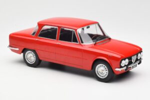 Alfa Romeo Giulia Nuova Super Rouge MCG 1:18 MCG18145 Métal — image 4 sur 6