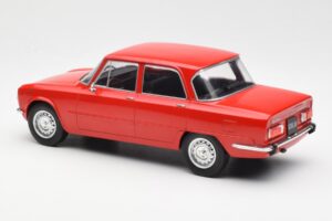 Alfa Romeo Giulia Nuova Super Rouge MCG 1:18 MCG18145 Métal — image 5 sur 6