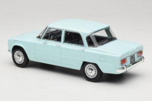 Alfa Romeo Giulia TI 105 Sky Blue Norev 1:18 187974 Métal — image 6 sur 7