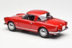 Alfa Romeo Giulietta 1300 Spider Rouge AUTOart 1:18 70157 Métal — image 7 sur 8