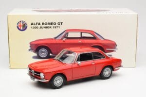 Alfa Romeo GT 1300 Junior LHD Rouge AUTOart 1:18 70131 Métal — image 8 sur 8