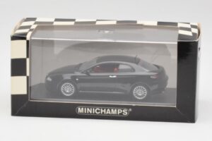 Alfa Romeo GT Noir Minichamps 1:43 400120320 Métal — image 4 sur 4