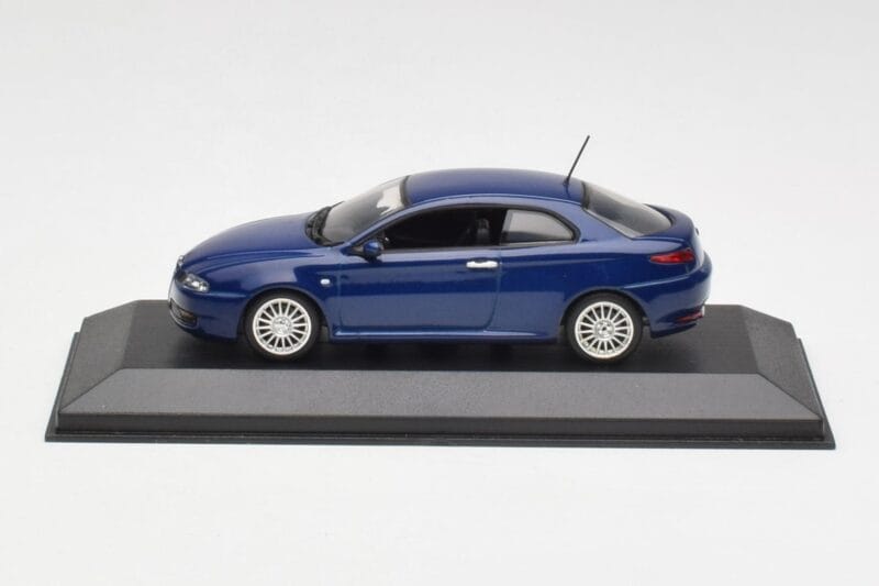 Alfa Romeo GT Dark Blue Metallic Minichamps 1:43 400120326 Métal