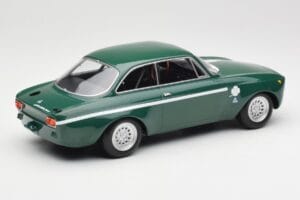 Alfa Romeo GTA 1300 Junior Vert Minichamps 1:18 155120022 Métal — image 2 sur 6