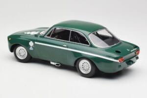 Alfa Romeo GTA 1300 Junior Vert Minichamps 1:18 155120022 Métal — image 5 sur 6