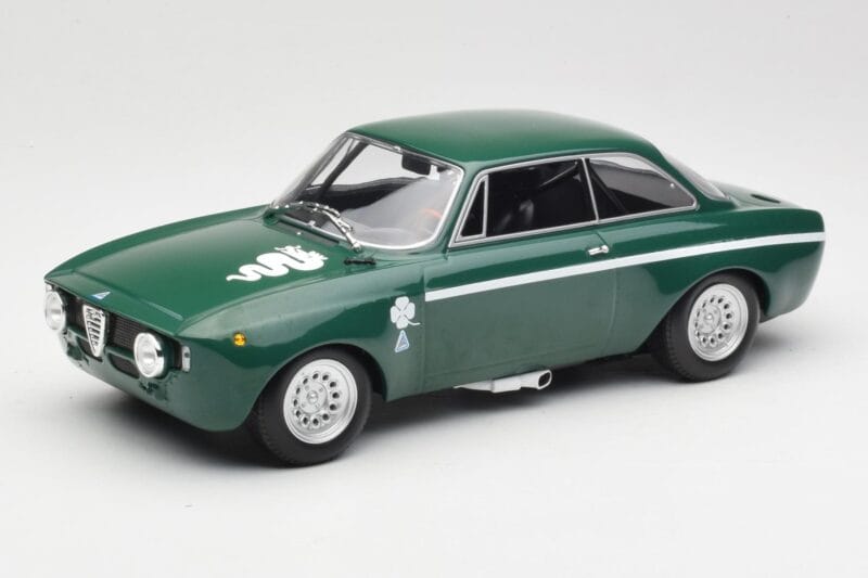 Alfa Romeo GTA 1300 Junior Vert Minichamps 1:18 155120022 Métal