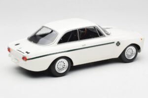 Alfa Romeo GTA 1300 Junior Blanc Minichamps 1:18 155120021 Métal — image 2 sur 6