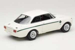 Alfa Romeo GTA 1300 Junior Blanc Minichamps 1:18 100120501 Métal — image 3 sur 8