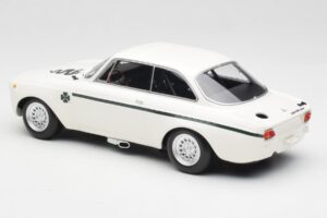 Alfa Romeo GTA 1300 Junior Blanc Minichamps 1:18 155120021 Métal — image 5 sur 6