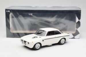 Alfa Romeo GTA 1300 Junior Blanc Minichamps 1:18 155120021 Métal — image 6 sur 6