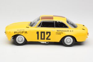 Alfa Romeo GTA 1300 #102 Squadra Corse R. Zanetti / M. Ruspa / Monzeglio Targa Florio 1971 Minichamps 1:18 155711202 Métal — image 3 sur 6