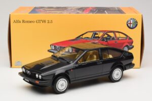 Alfa Romeo GTV6 2.5 Noir Laudoracing-Models 1:18 LM110C Métal — image 6 sur 6