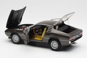 Alfa Romeo Montreal Brun Métallique AUTOart 1:18 70173 Métal — image 5 sur 8