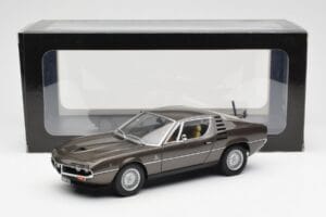 Alfa Romeo Montreal Brun Métallique AUTOart 1:18 70173 Métal — image 8 sur 8