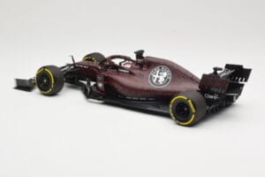 Alfa Romeo Racing C38 #7 K. Raikkonen Valentine's Day Livery Shakedown Fiorano 14th February 2019 Minichamps 1:18 110199907 M — image 5 sur 6