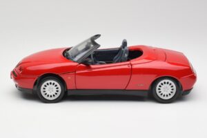 Alfa Romeo Spider 916 Alfa Rouge Maisto 1:18 50278 Métal — image 4 sur 8