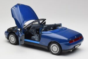 Alfa Romeo Spider 916 Bleu Pervenche Maisto 1:18 50308 Métal — image 4 sur 7