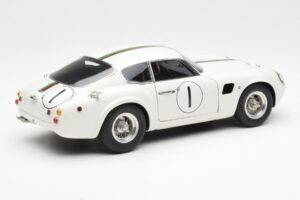 Aston Martin DB4 GT Zagato #1 24 Hours of Le Mans 1961 CMC 1:18 M-139 Métal — image 2 sur 6