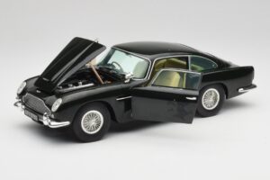 Aston Martin DB5 California Sauge Chrono 1:18 H1001 Métal — image 2 sur 8