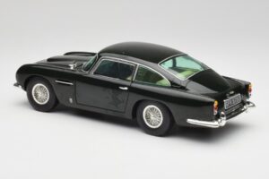 Aston Martin DB5 California Sauge Chrono 1:18 H1001 Métal — image 7 sur 8