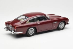 Aston Martin DB5 Dubonnet Rouge AUTOart 1:18 70213 Métal — image 3 sur 8